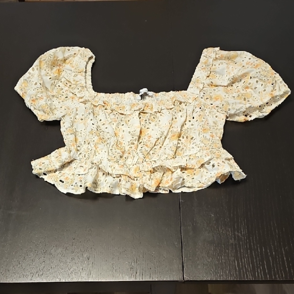 EN SAISON Cream Floral Eyelet Blouse